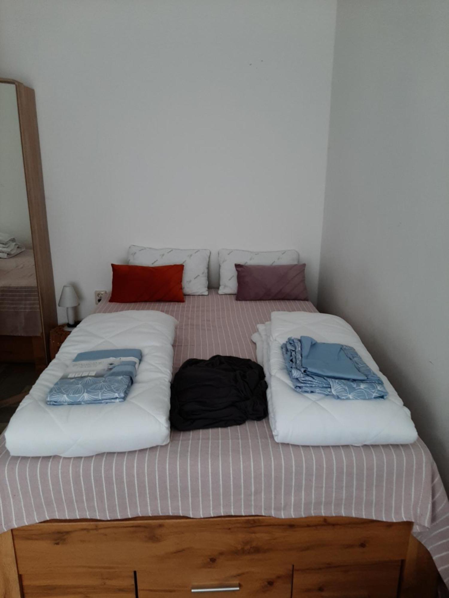 Nergens Apartment Rotterdam Bagian luar foto